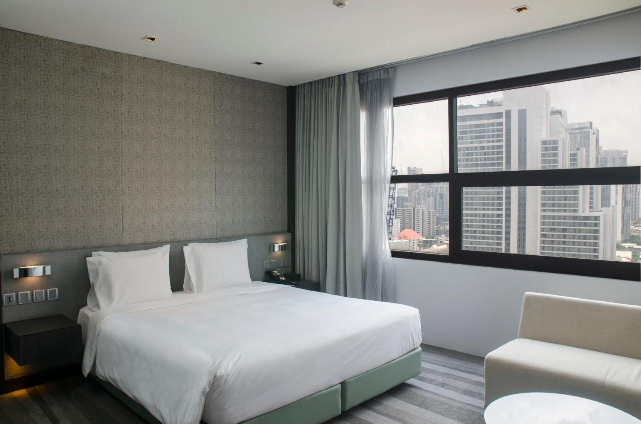Holiday Inn Bangkok Sukhumvit By Ihg Екстер'єр фото