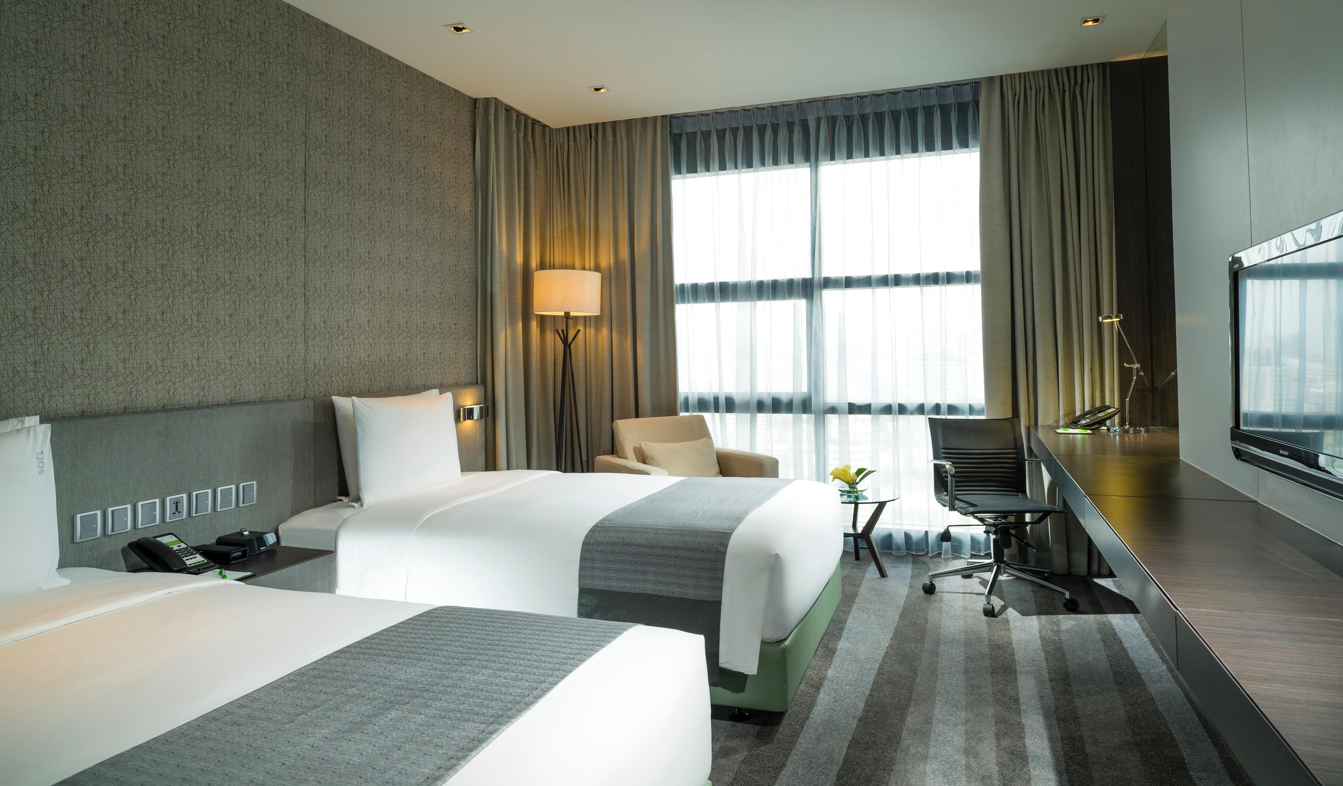 Holiday Inn Bangkok Sukhumvit By Ihg Екстер'єр фото