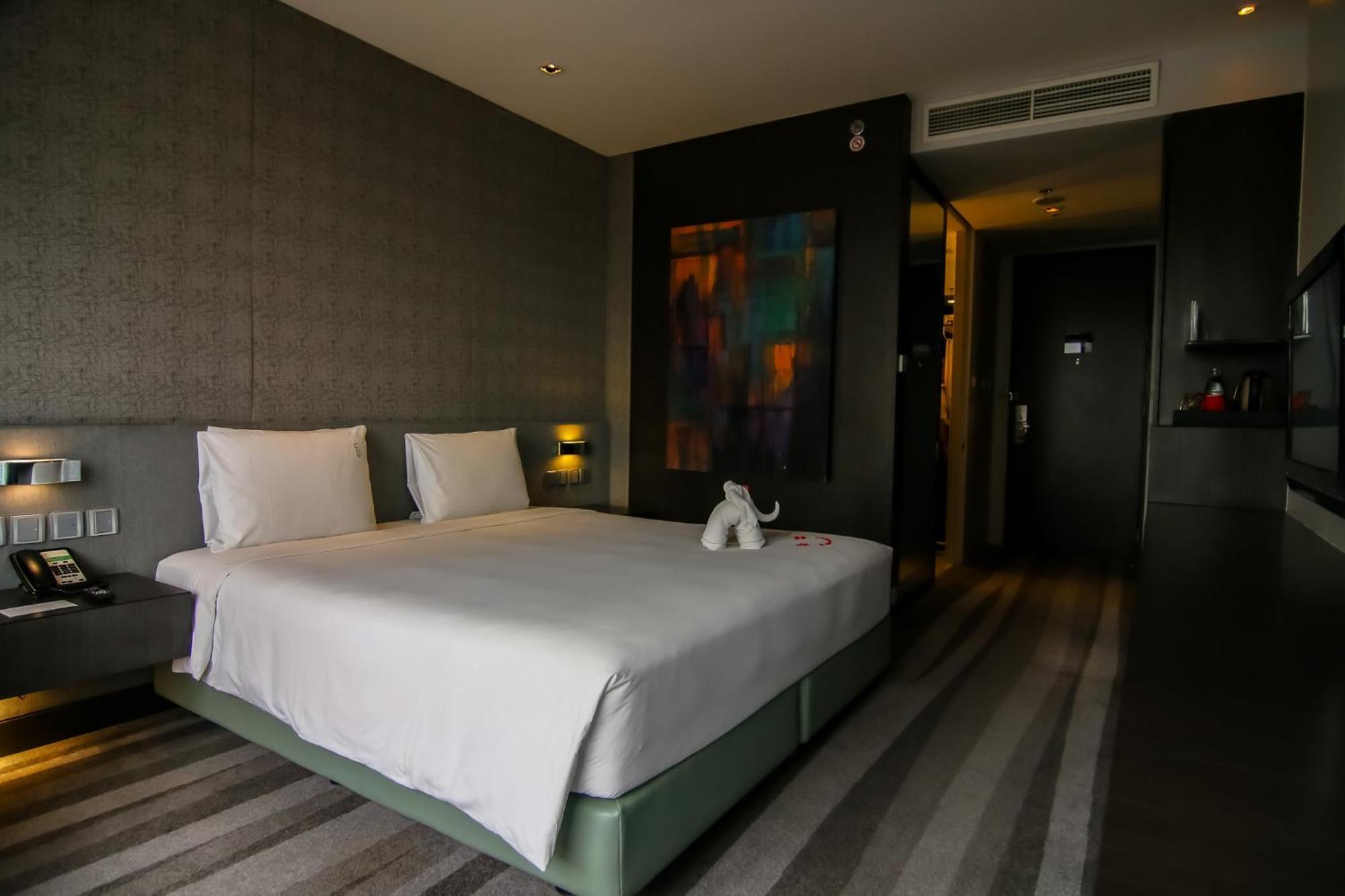 Holiday Inn Bangkok Sukhumvit By Ihg Екстер'єр фото