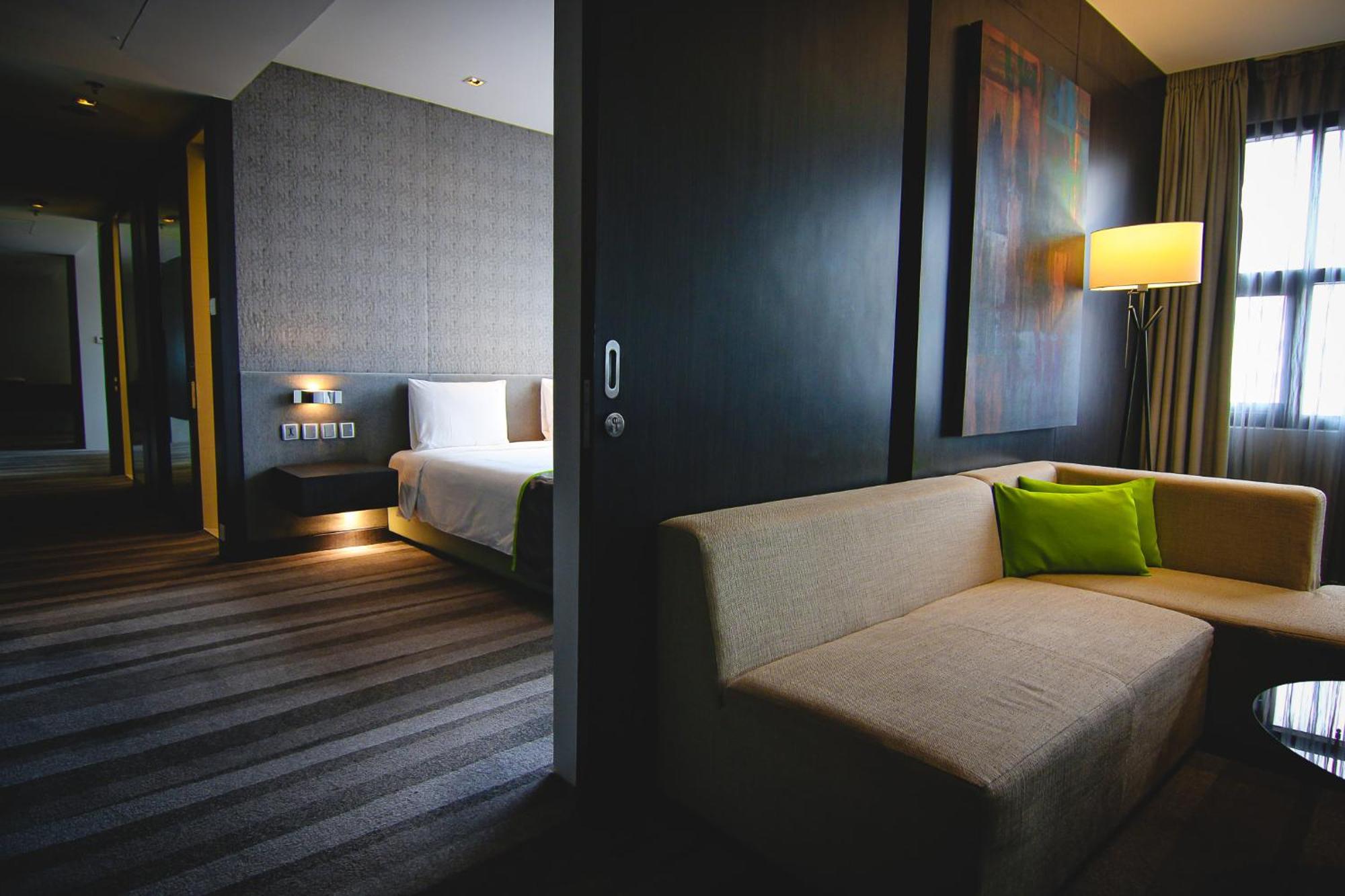 Holiday Inn Bangkok Sukhumvit By Ihg Екстер'єр фото